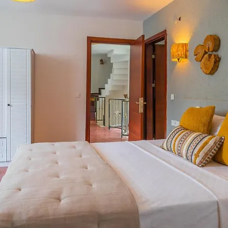 Villa Private Villa-villa Lufu *