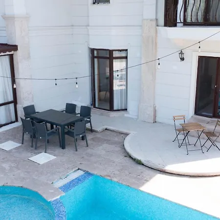 Private Villa-villa Lufu 빌라 말마리스